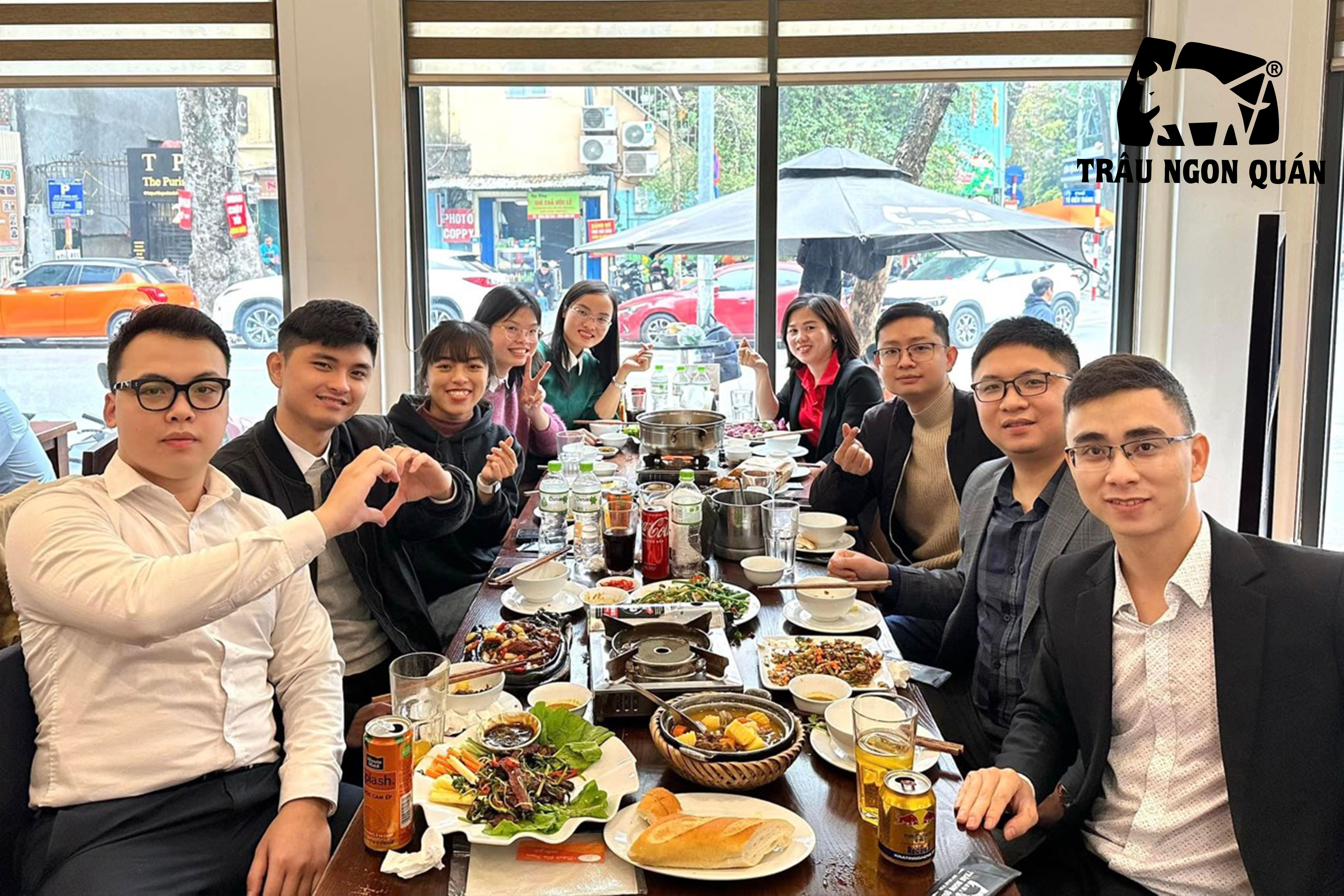 Check in tại bàn với view phố Cổ cực đẹp Check in tại bàn với view phố Cổ cực đẹp